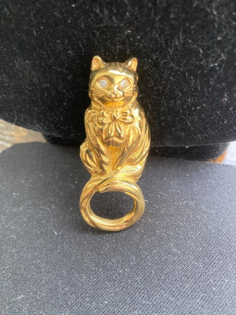 Vintage Avon Cat Brooch Eyeglass Holder Goldtone